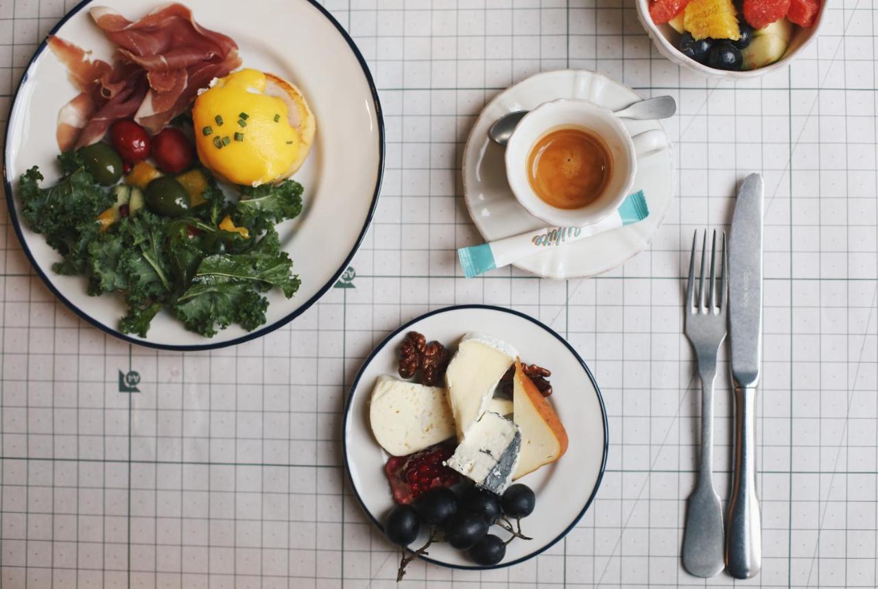 Stamba Hotel Tbilisi Esterno foto A typical Italian breakfast